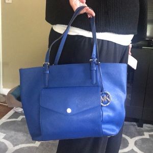 Michael Kors purse (gently used)